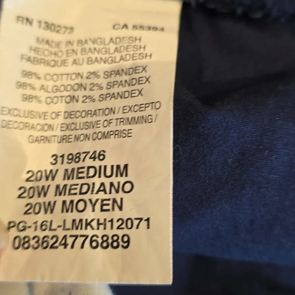 Navy Cargo Capri Sz 20W - Picture 7 of 8